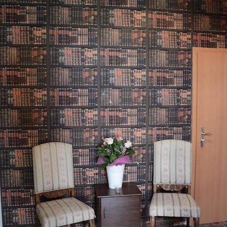 Hostel Ksiezycowy Inowroclaw Bagian luar foto