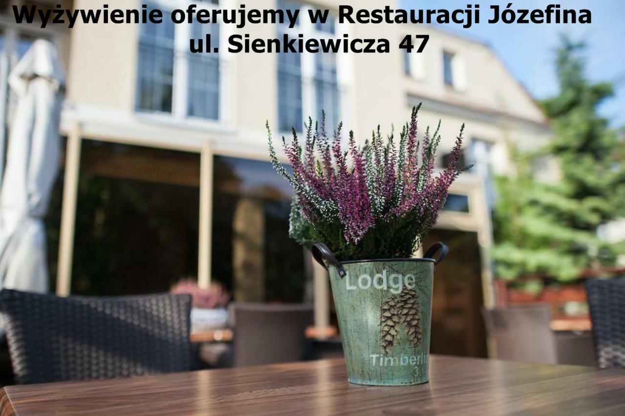 Hostel Ksiezycowy Inowroclaw Bagian luar foto